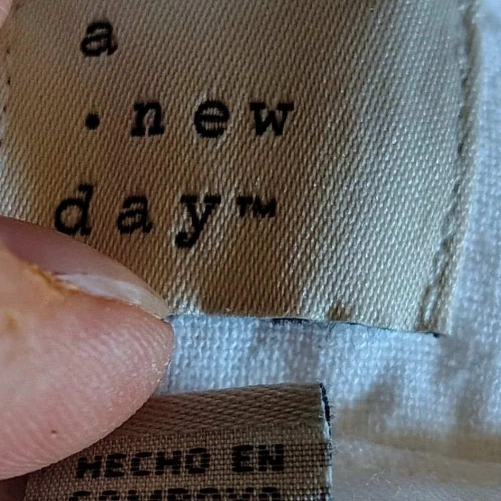 Women's White A New Day Size 12 Pants. In Good Condition. - Picture 8 of 10